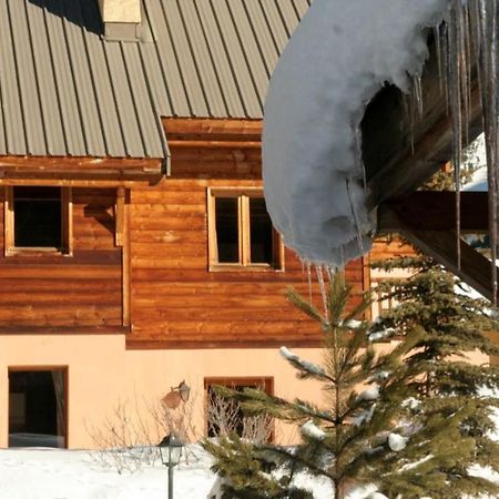 Le Leyrier Hameau Des Chazals Nevache Hautes Alpes Kültér fotó